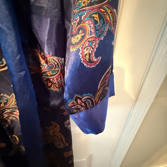 Elegant Navy Paisley Women's Robe - Picture 3 of 7
